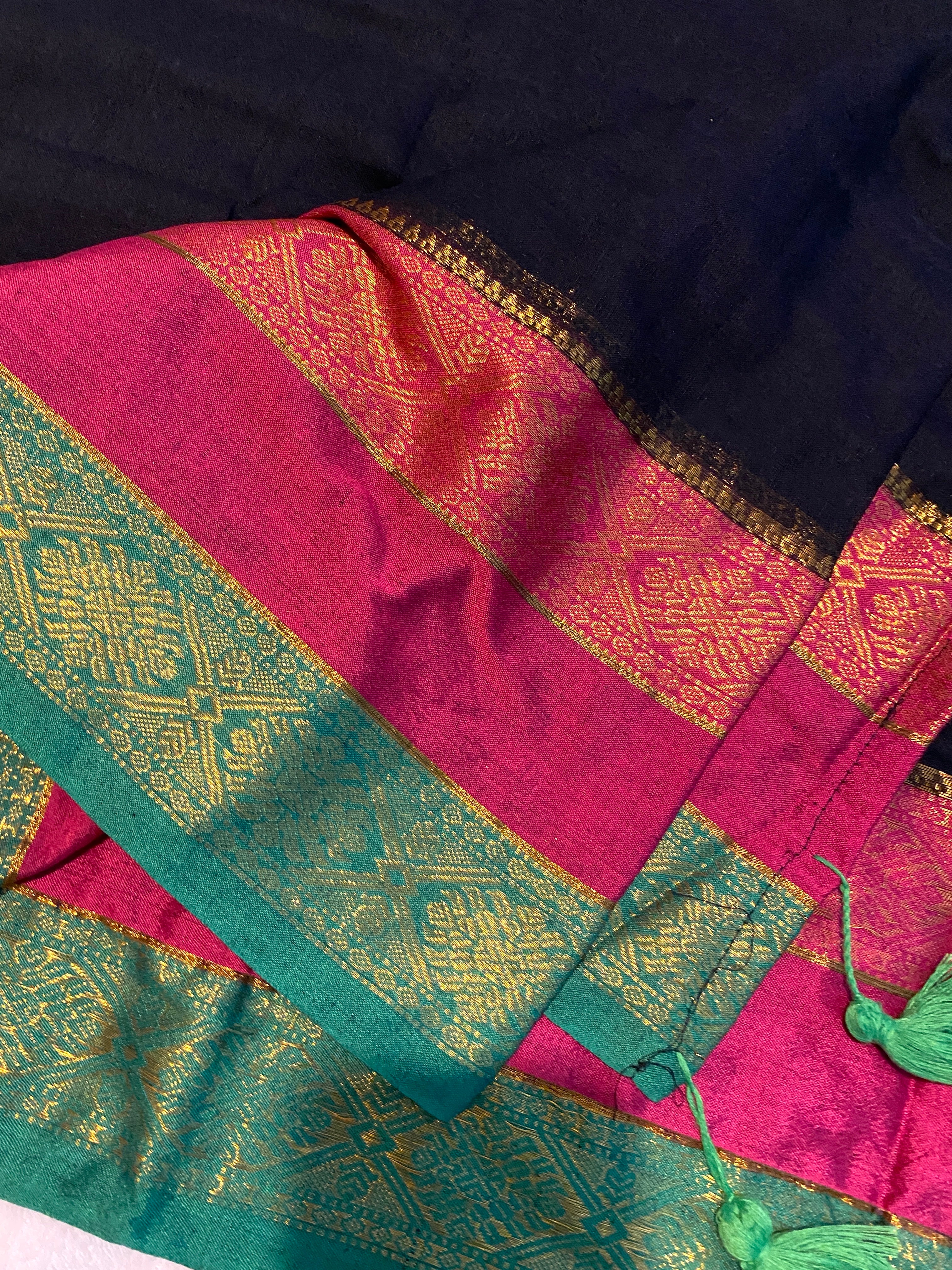 Elegant Black Mulmul Cotton Saree with Kanchi Border