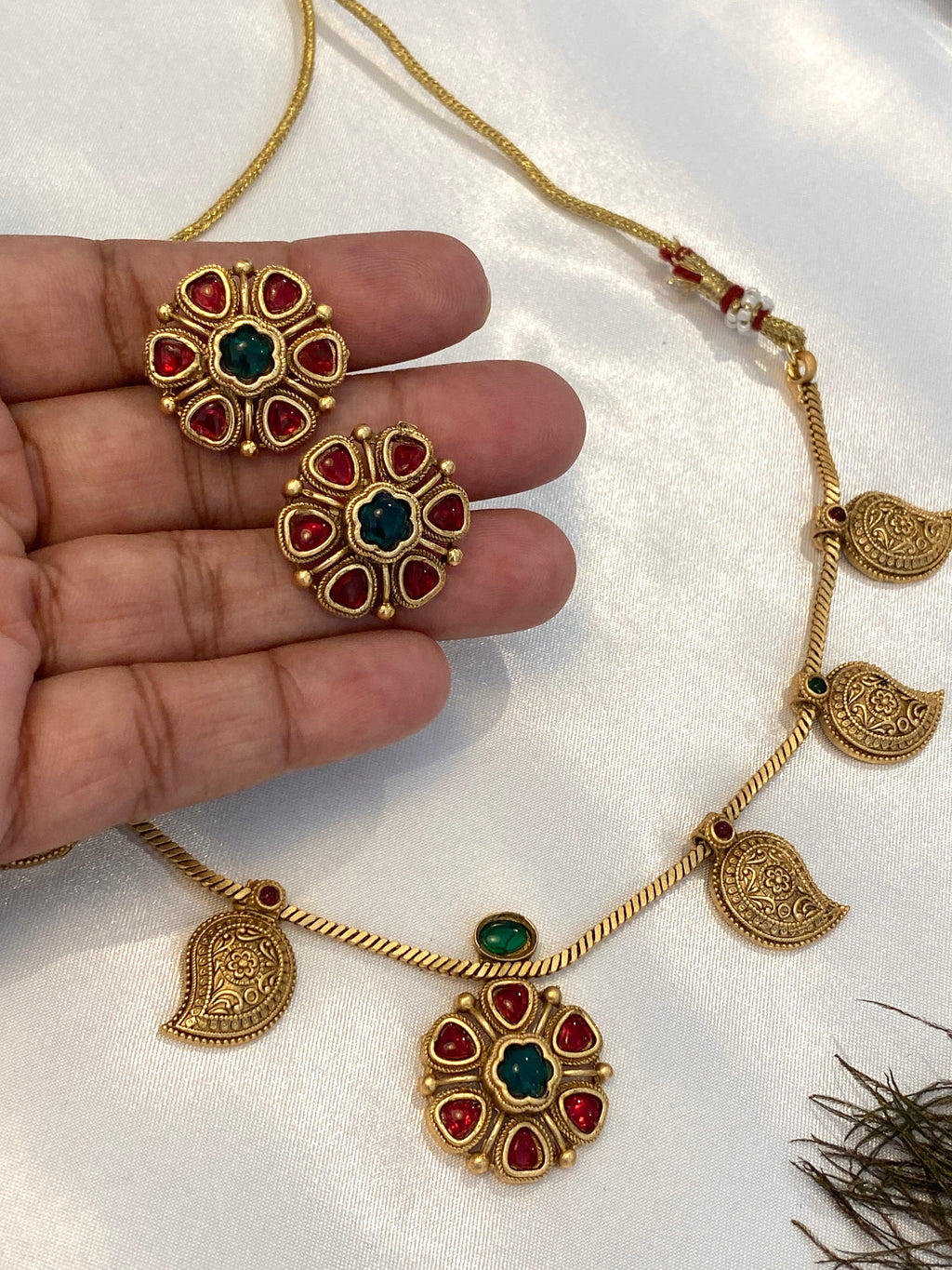 Antique Gold-Tone Ruby & Green Necklace Set