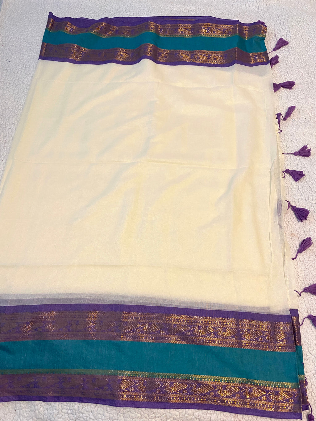 Elegant Ivory Mulmul Cotton Saree with Kanchi Border
