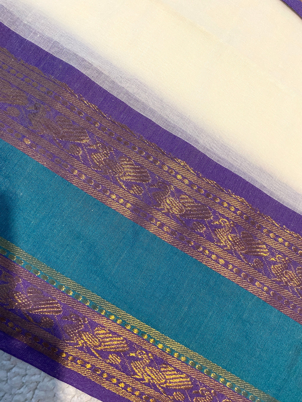 Elegant Ivory Mulmul Cotton Saree with Kanchi Border