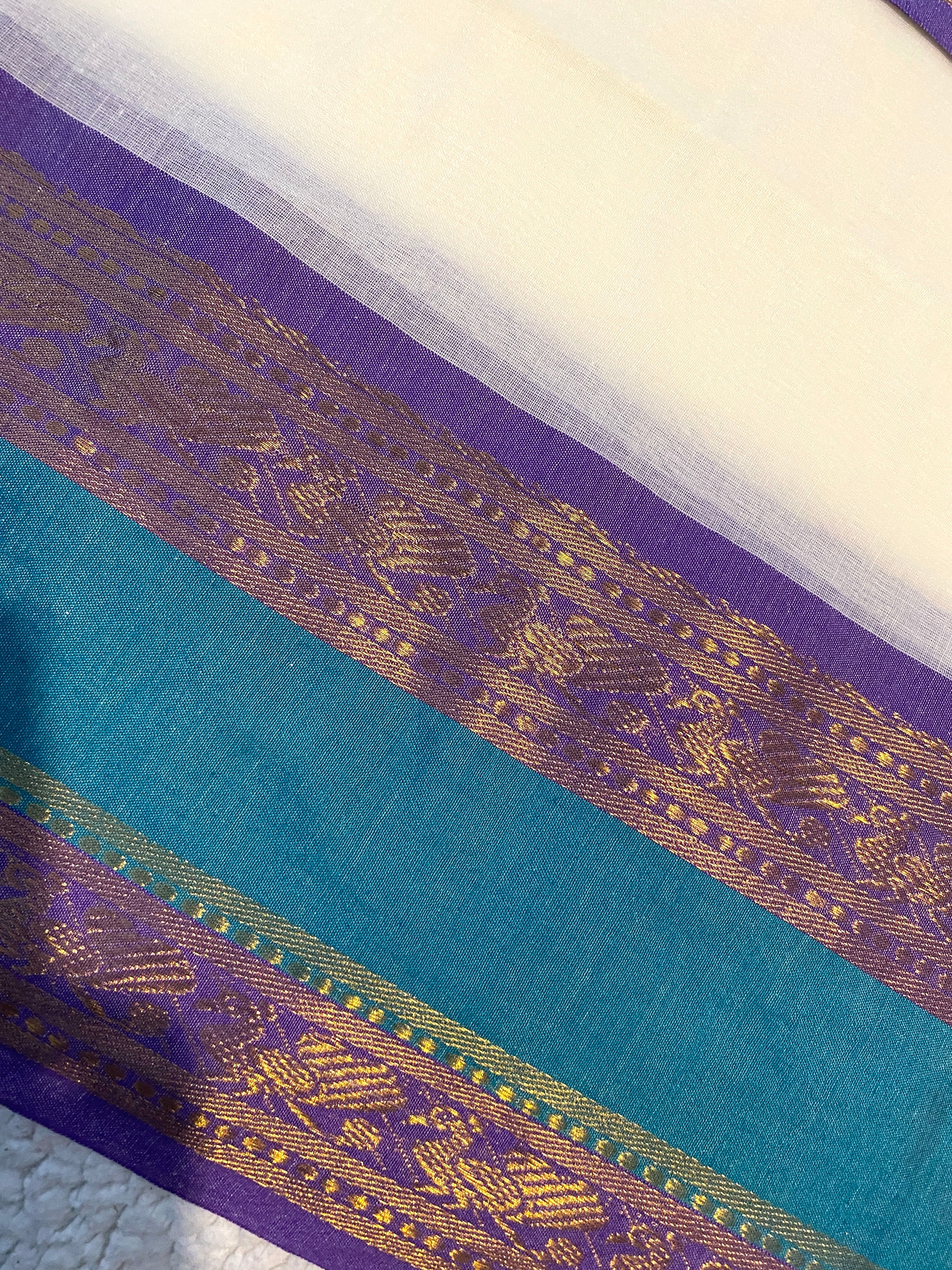 Elegant Ivory Mulmul Cotton Saree with Kanchi Border