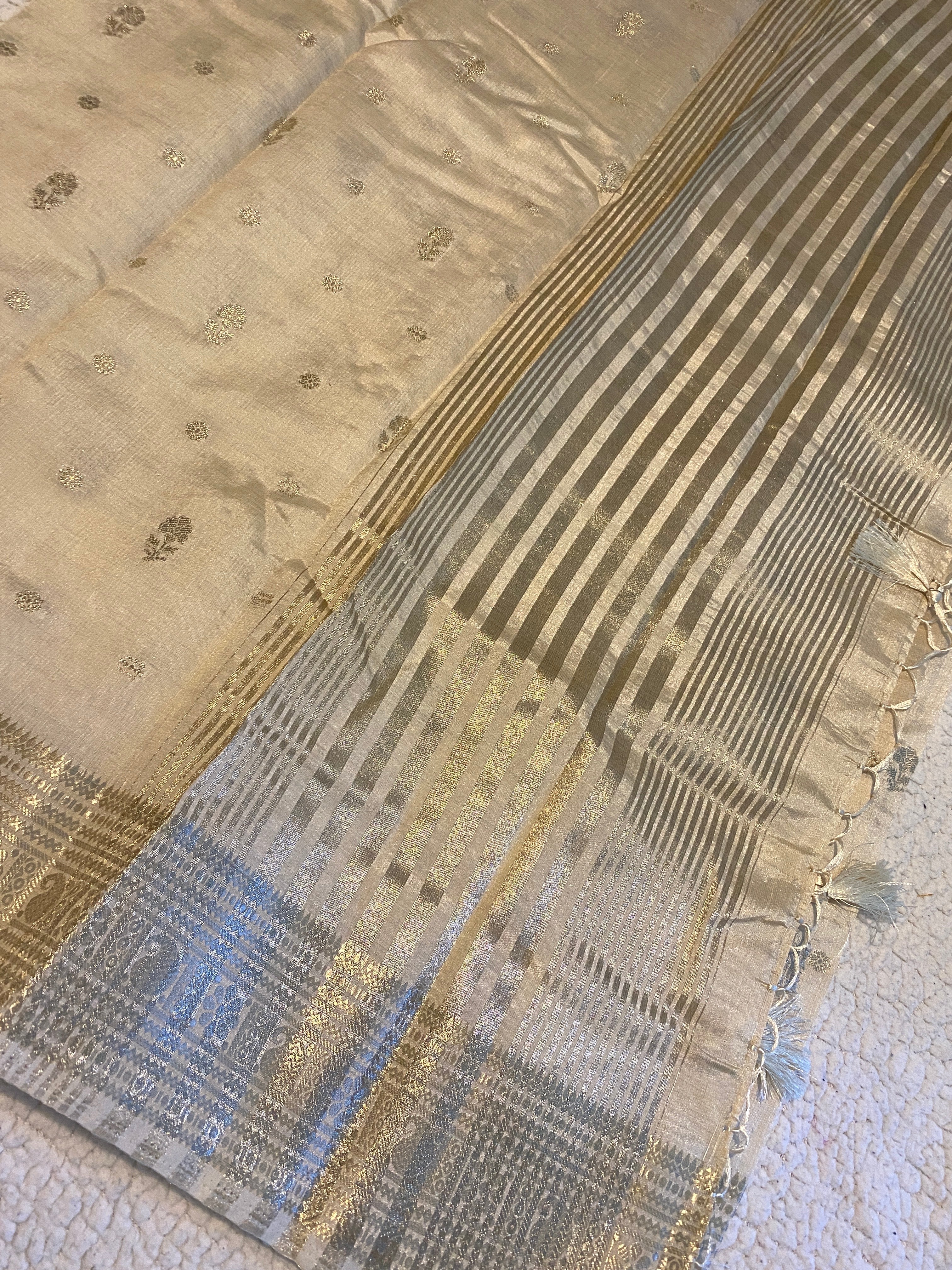 Off-White Tussar Silk Saree with Pallu & Border Detailing