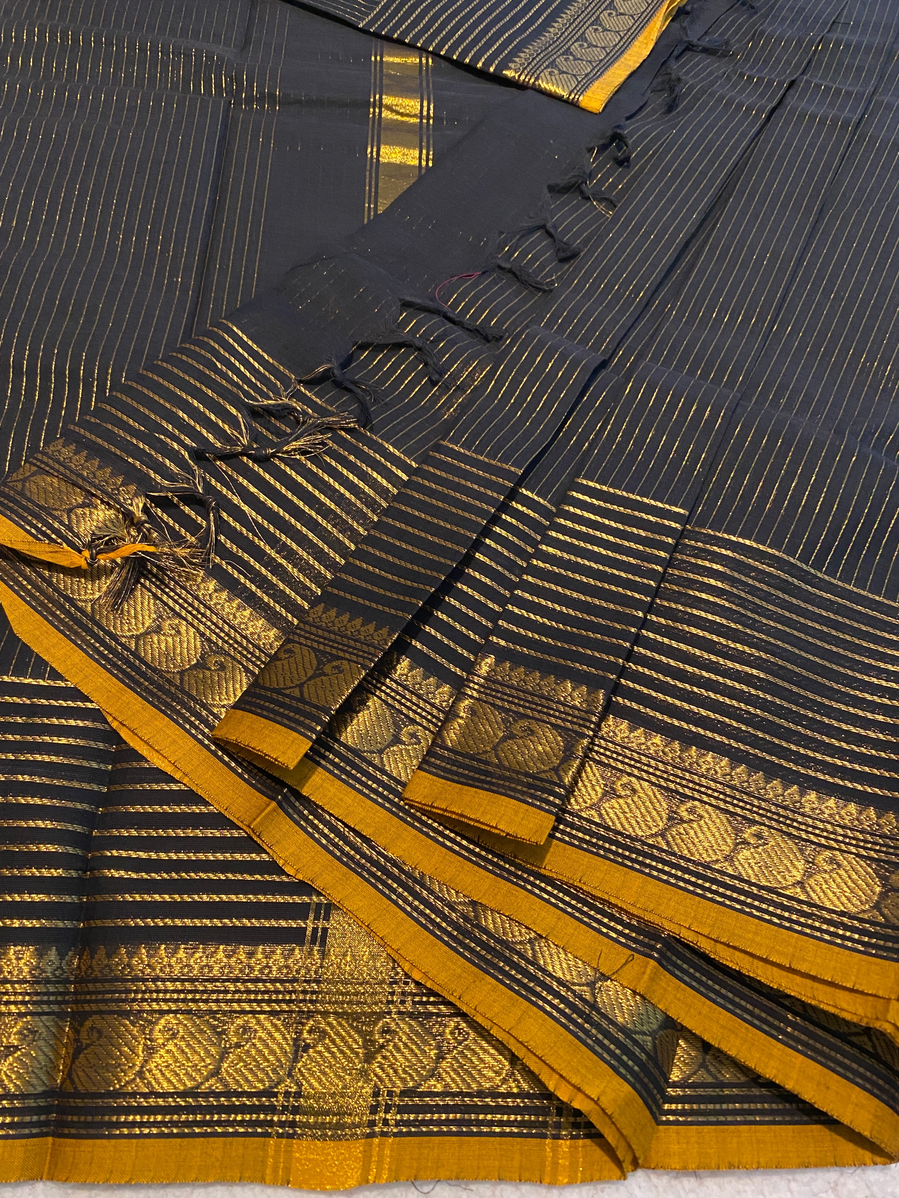 Black Vaira Oosi Kanchi Cotton Saree | Small Contrast Border