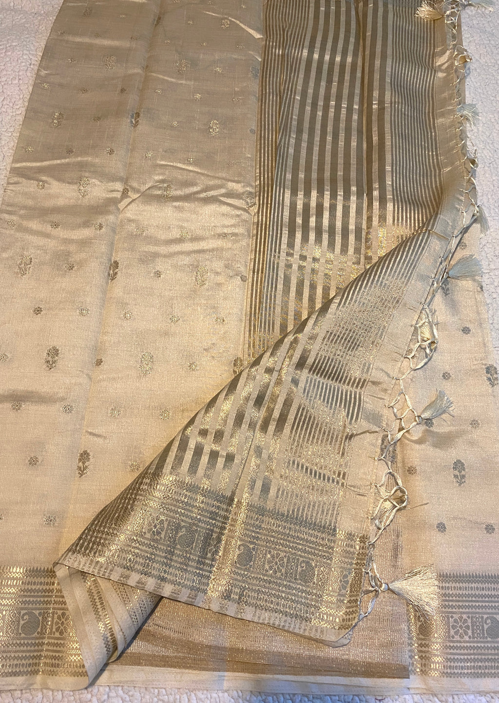 Off-White Tussar Silk Saree with Pallu & Border Detailing
