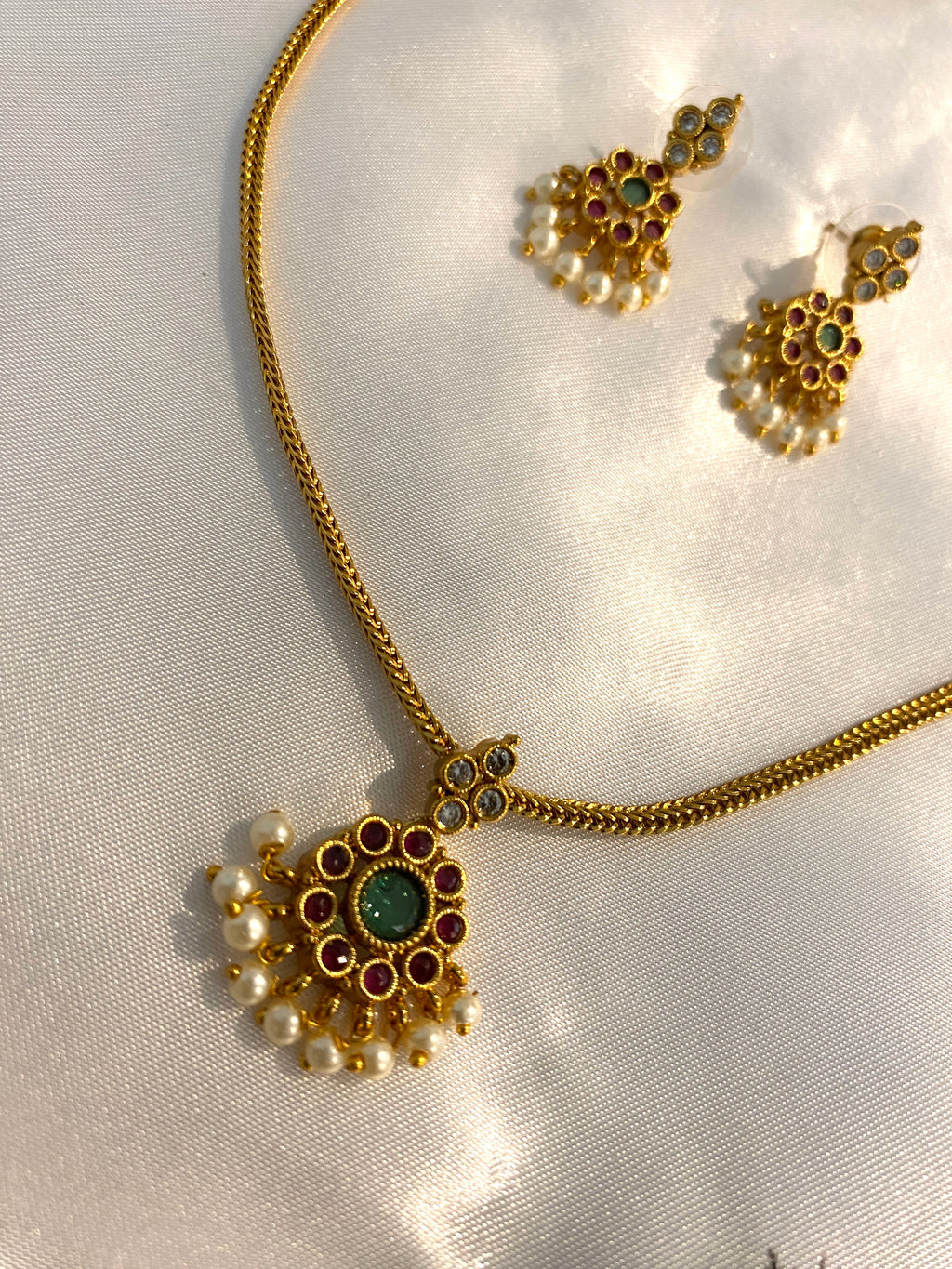 Traditional Wire Necklace Set with Matching Earrings