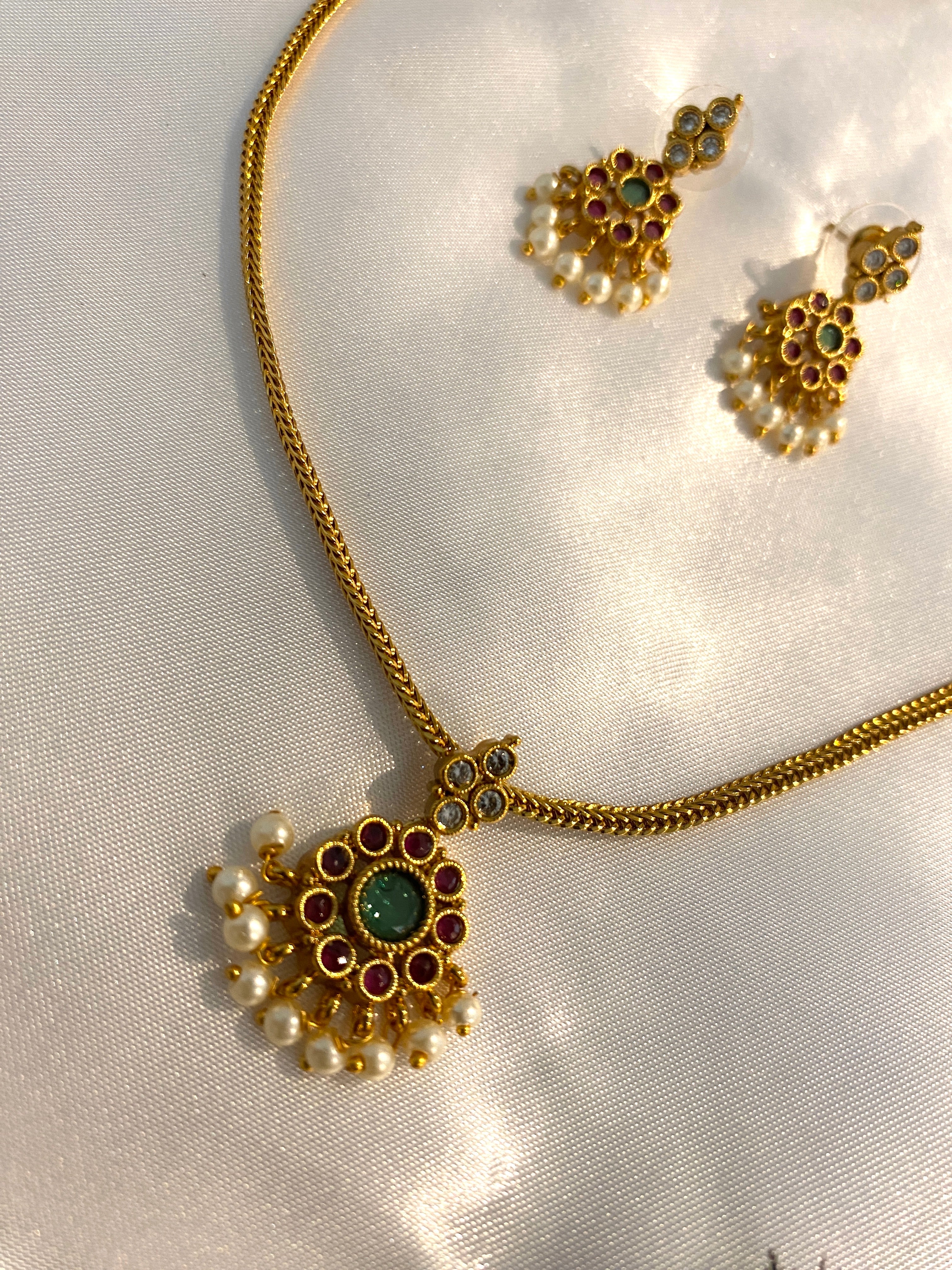 Traditional Wire Necklace Set with Matching Earrings