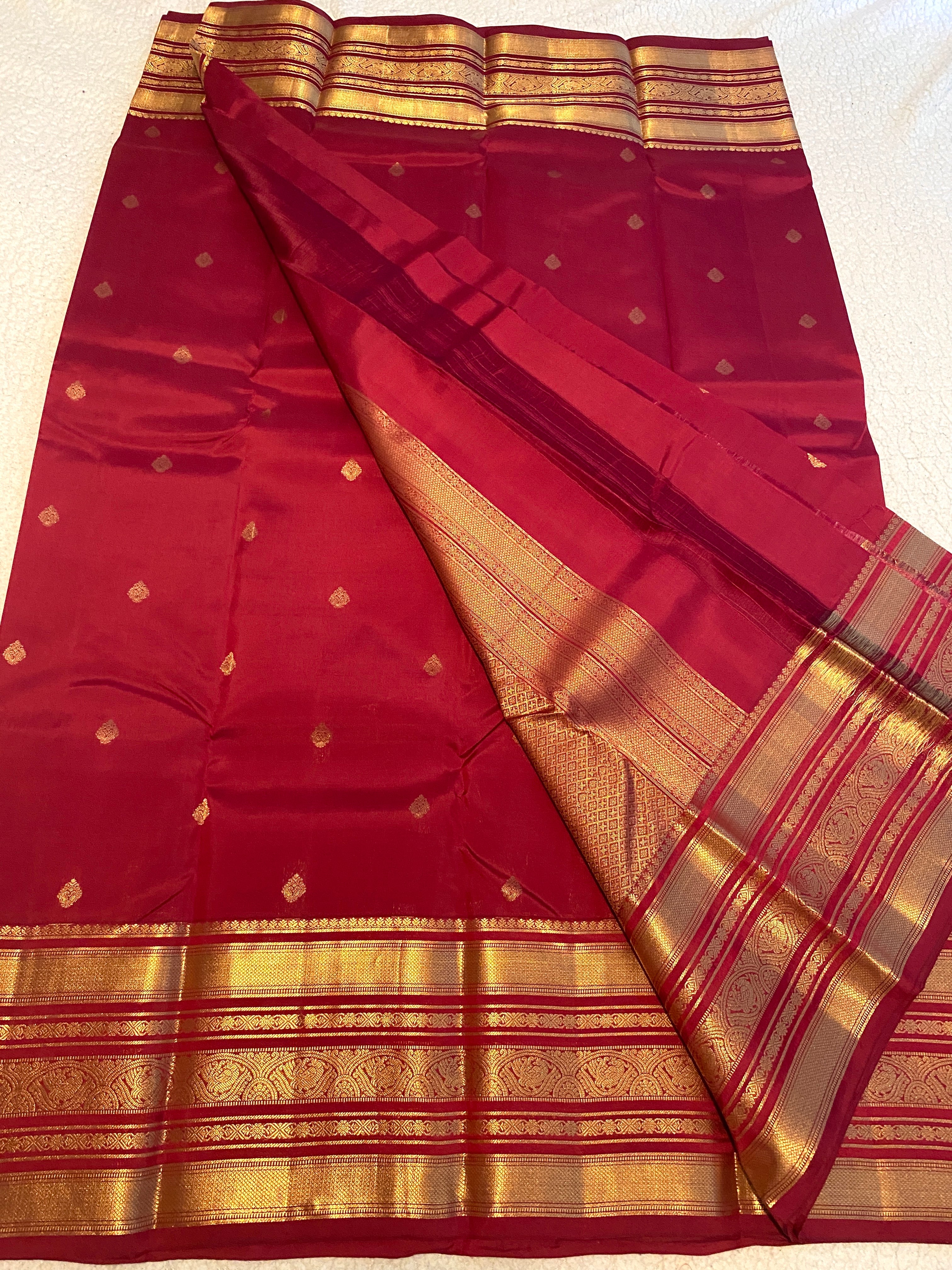 Pure Kanchipuram Silk Saree – Deep Maroon with Gold Zari | Silkmark® Certified