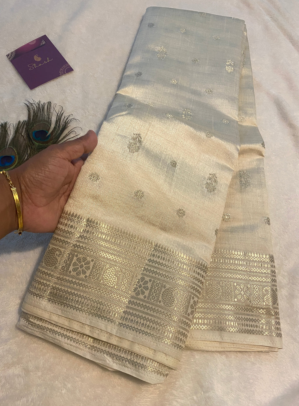 Off-White Tussar Silk Saree with Pallu & Border Detailing