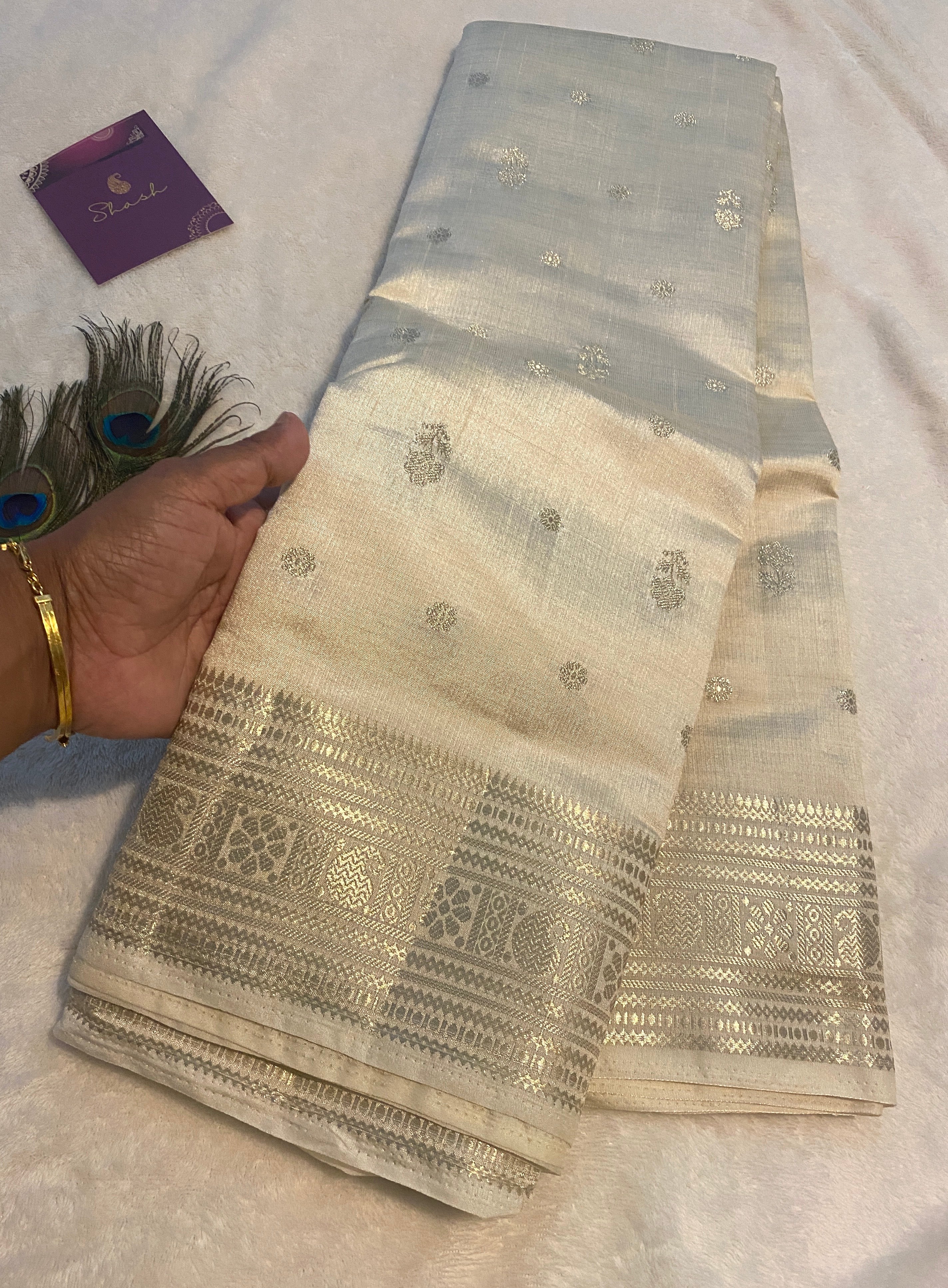 Off-White Tussar Silk Saree with Pallu & Border Detailing
