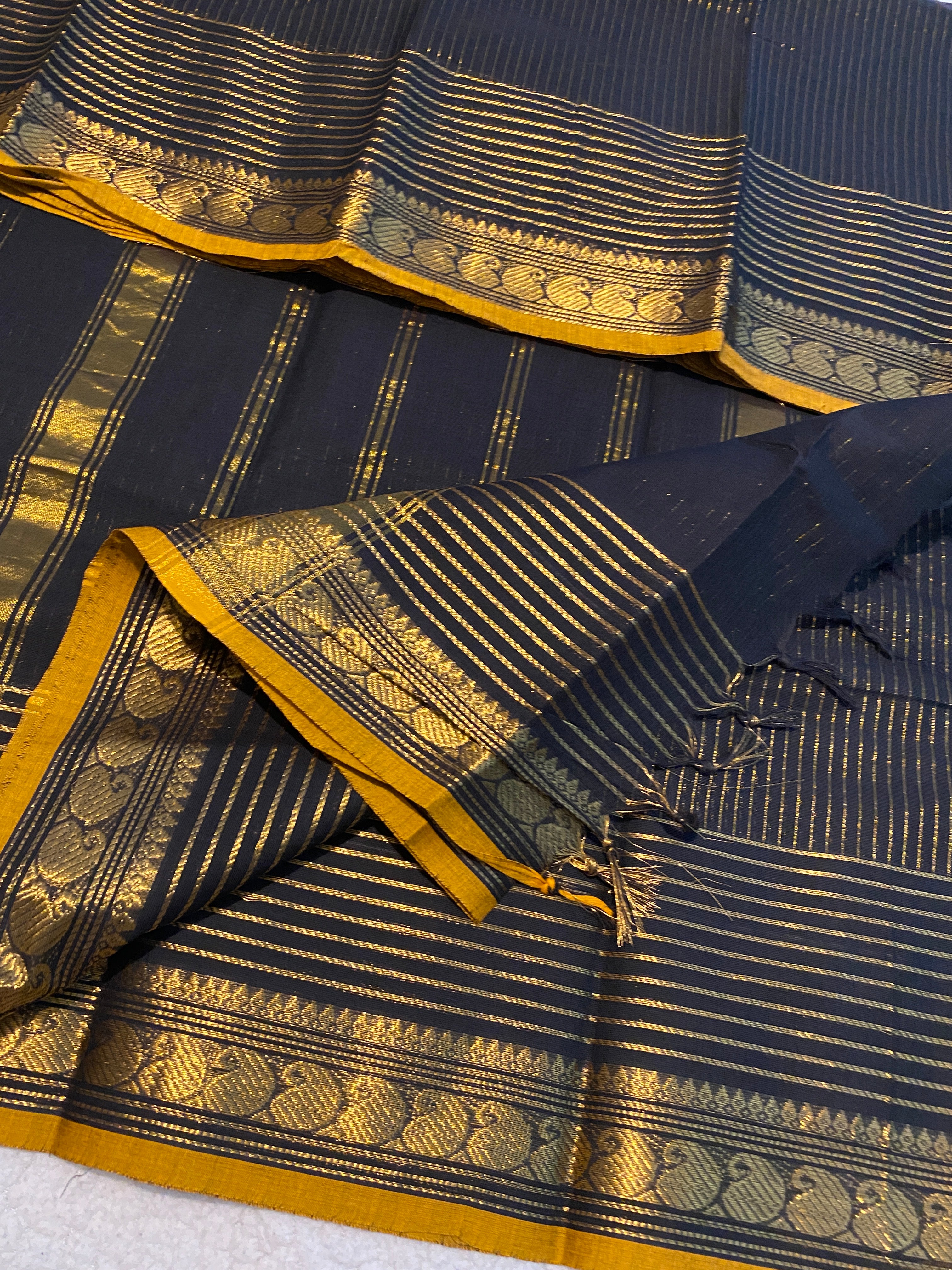 Black Vaira Oosi Kanchi Cotton Saree | Small Contrast Border