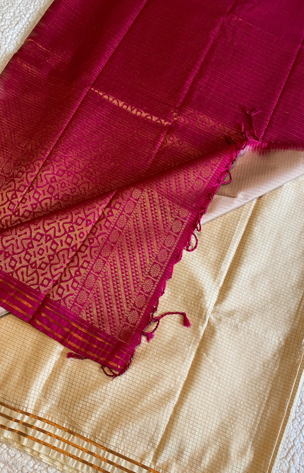 Off-White Semi Kanchipuram Saree with Vibrant Pink Pallu