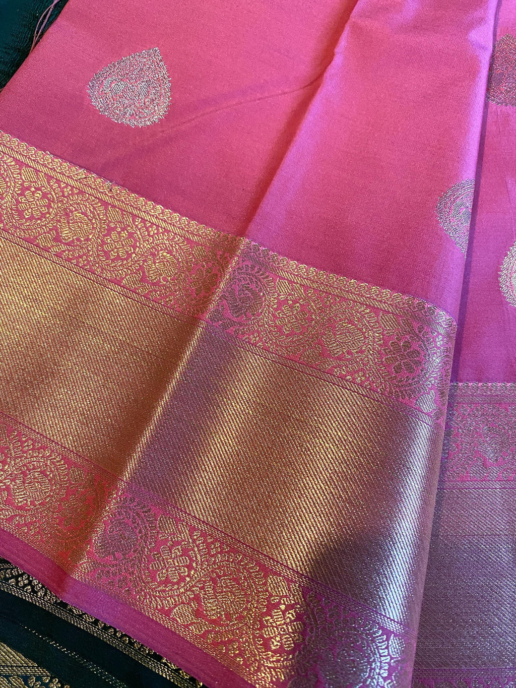 Elegant Semi-Kanchipuram Silk Saree – Soft Pink with Bottle Green Pallu & Border
