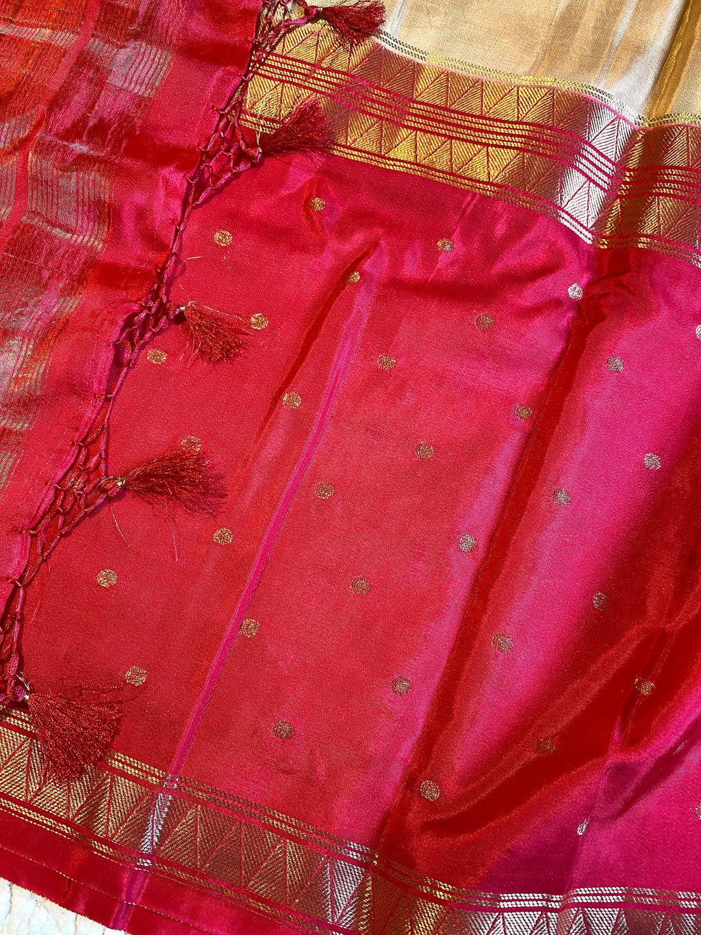 Elegant Chiffon Saree Featuring Magenta and Golden Beige