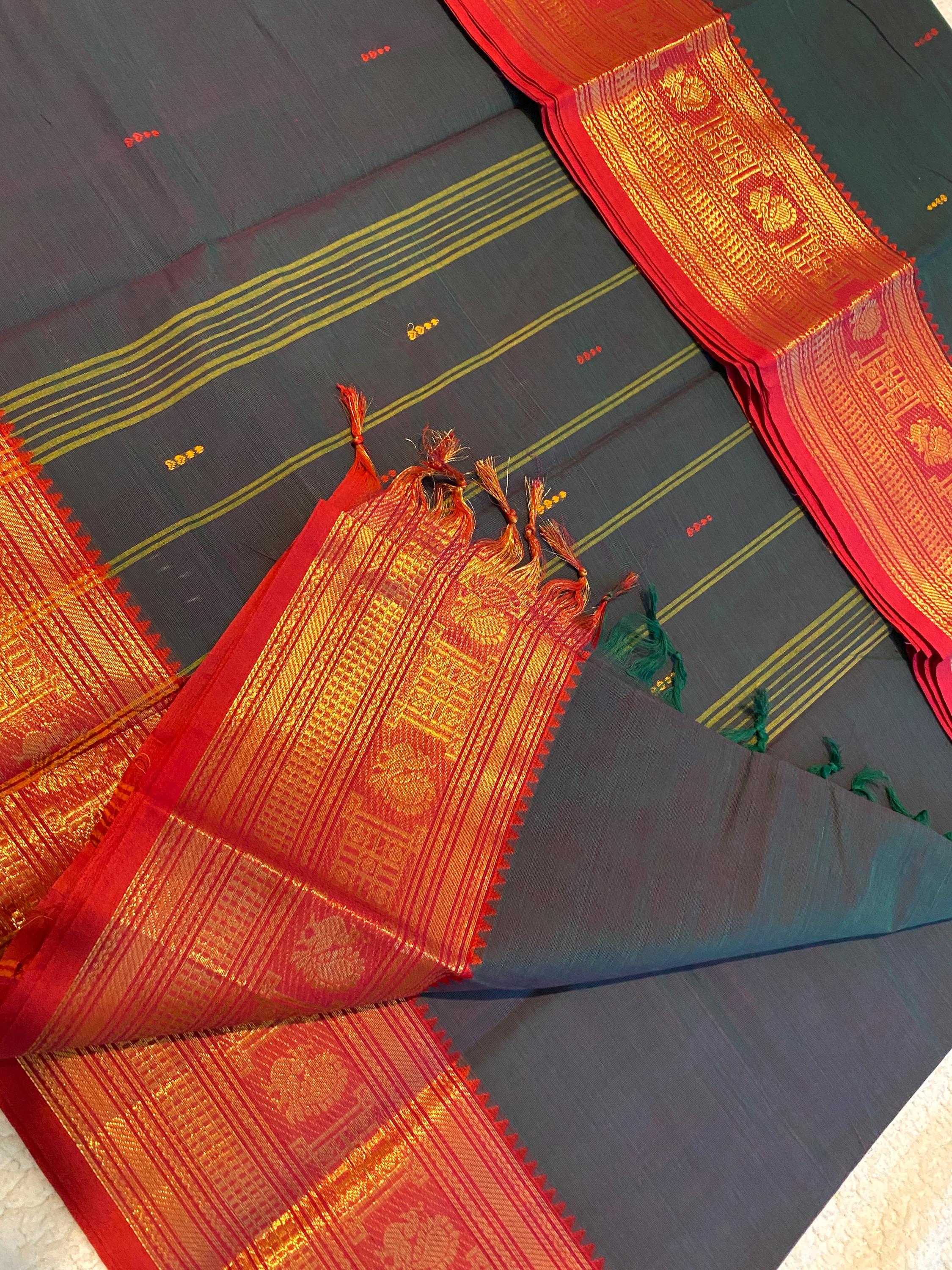Dual-Tone Bottle Green Pure Kanchi Cotton Saree with Reddish-Maroon Border