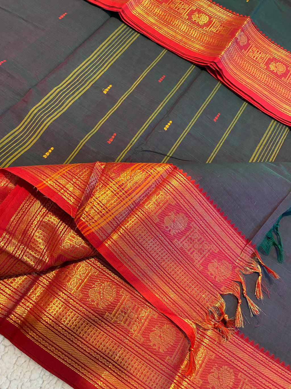 Dual-Tone Bottle Green Pure Kanchi Cotton Saree with Reddish-Maroon Border